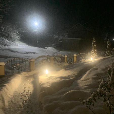 Cottage house ポドボホツ エクステリア 写真