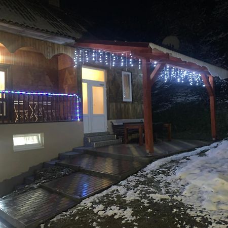 Cottage house ポドボホツ エクステリア 写真