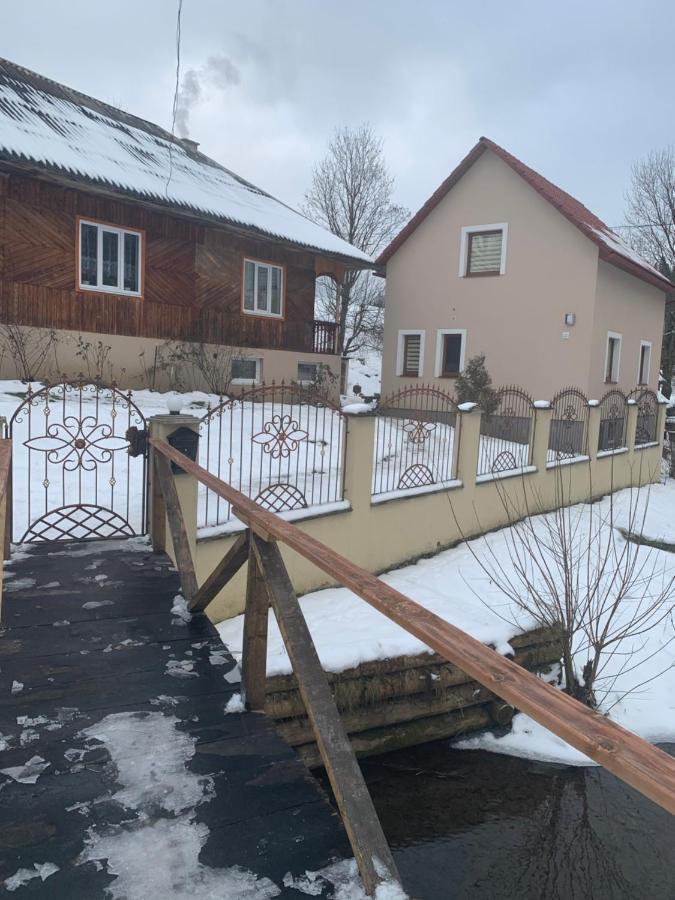 Cottage house ポドボホツ エクステリア 写真