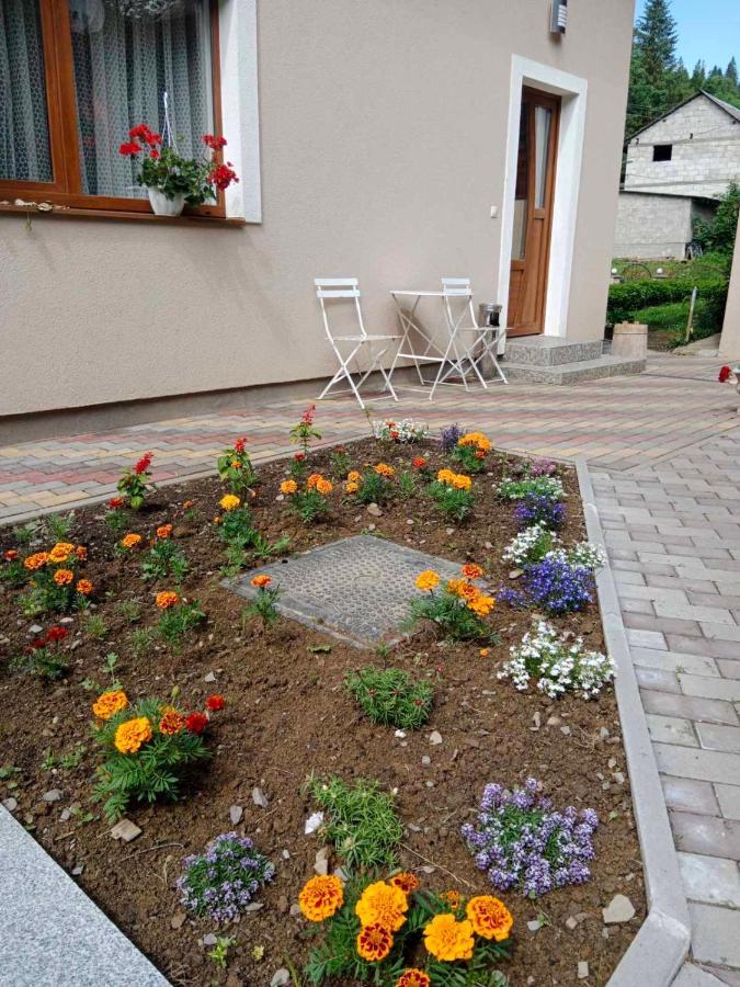 Cottage house ポドボホツ エクステリア 写真