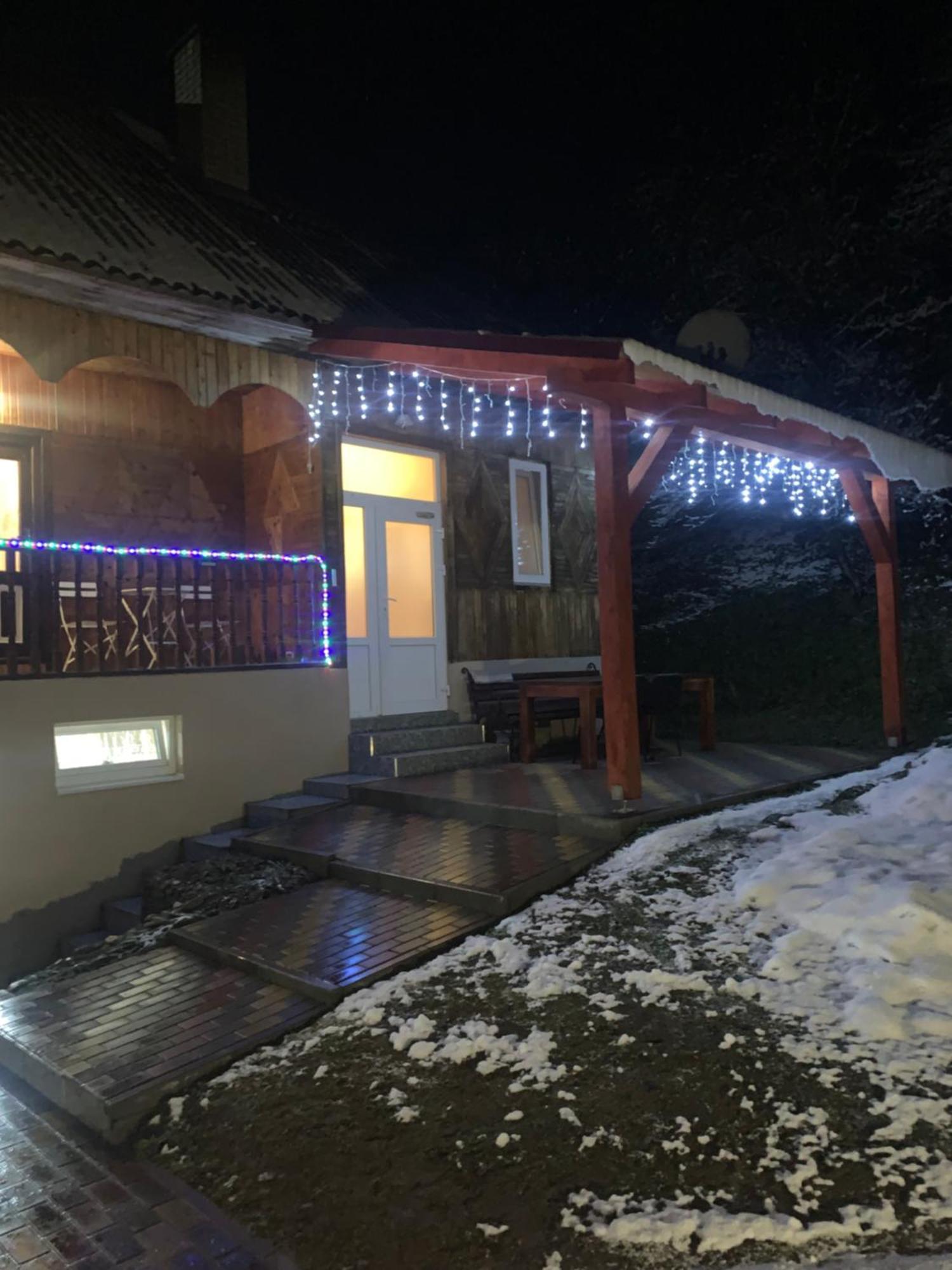 Cottage house ポドボホツ エクステリア 写真